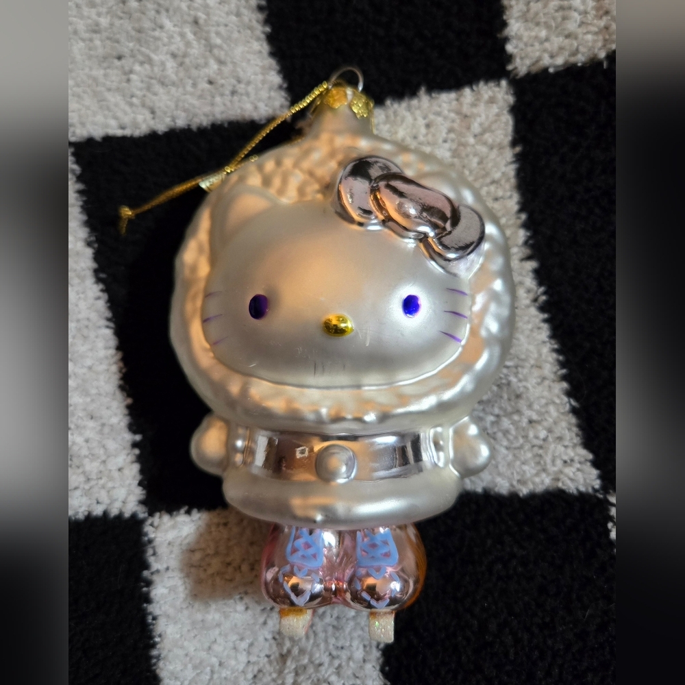 Vtg Hello Kitty Sanrio 2005 Eskimo 6" Christmas Glass Ornament Ice Skate Skating